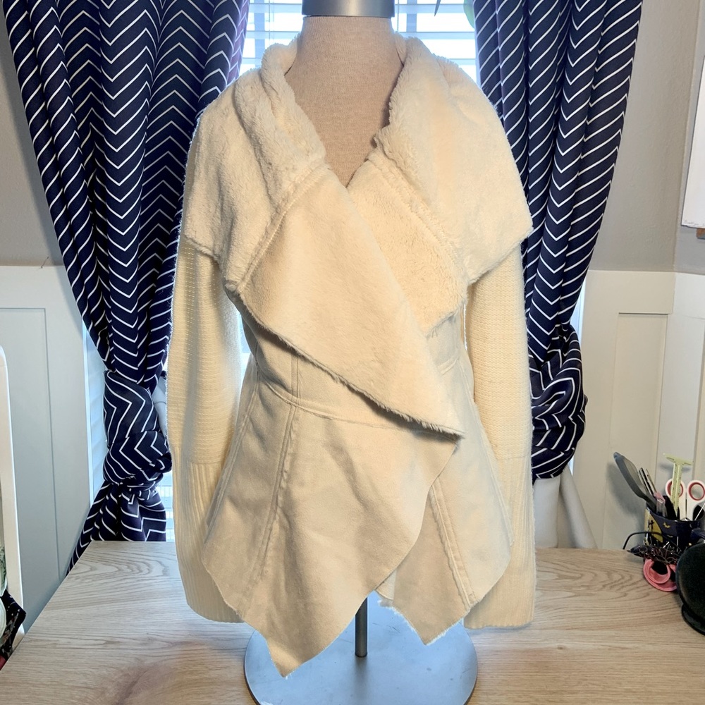 Knox Rose Cream Faux Fur Suede Sweater -Large - Pre-loved